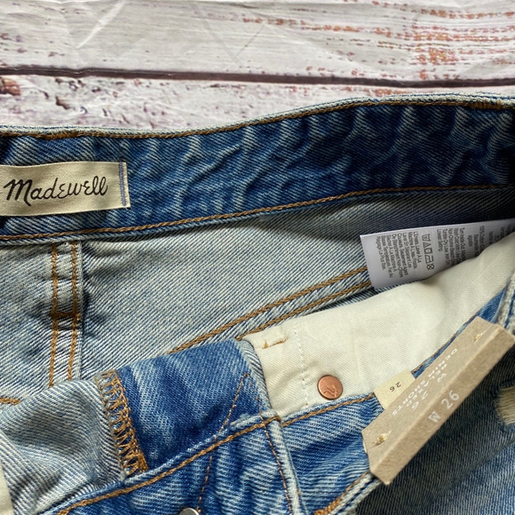 Madewell Relaxed Denim Raw Hem Distressed Shorts 26 NWT - Picture 3 of 5
